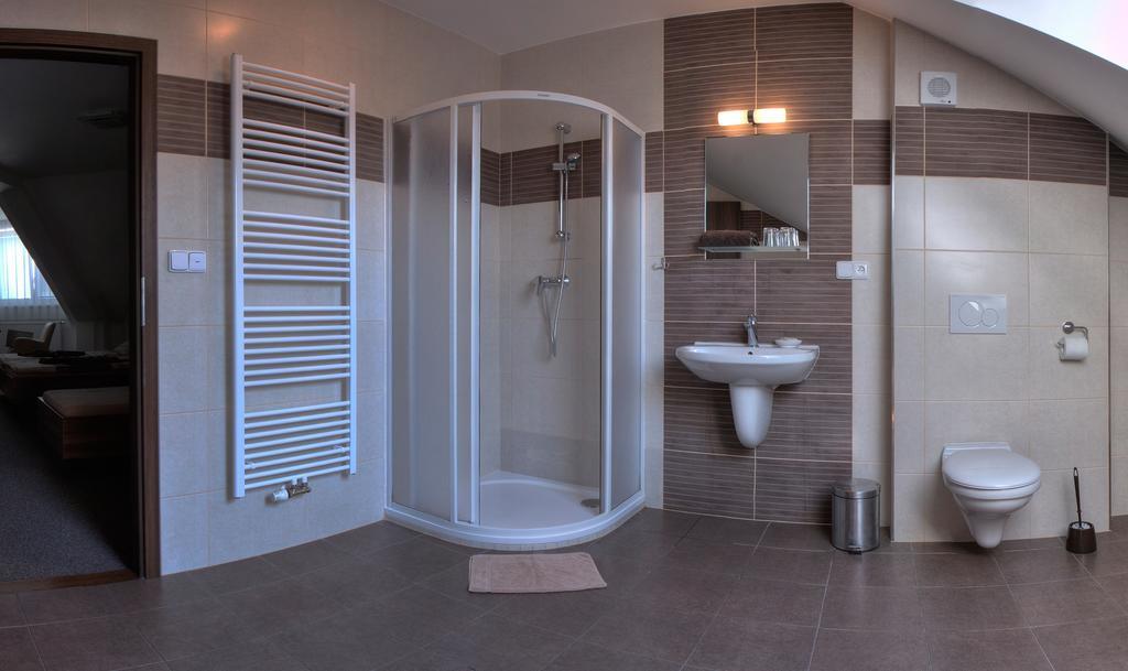 Penzion Na Dlouhe Uherske Hradiste Room photo
